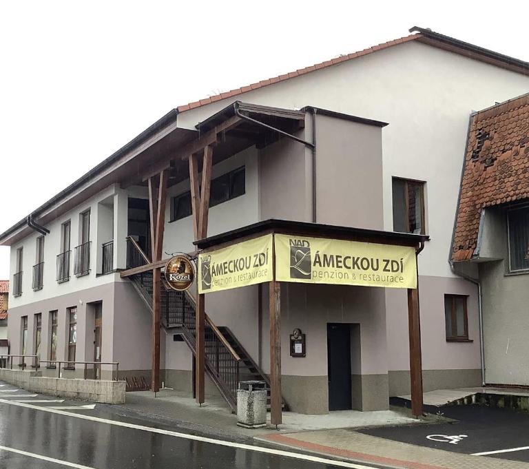 Penzion Nad Zámeckou zdí - B&B Trhový Štěpánov