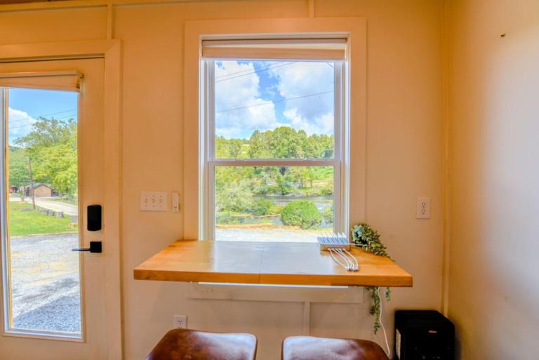 River Rest - Hiking, Fishing, Rafting, and 20 to Smoky Mountains! - Chambres d'hôtes Sylva