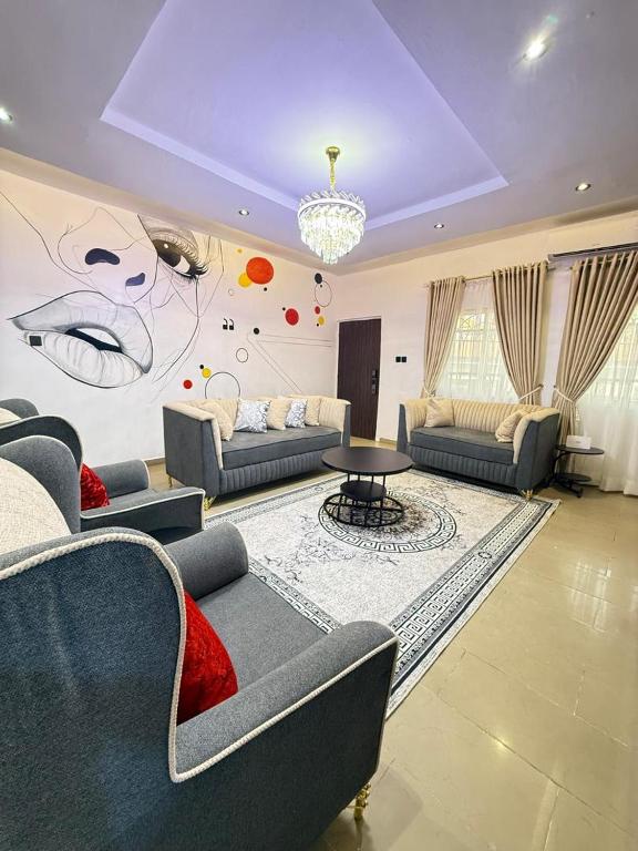 Stylish Luxe 2 Bedroom APT 1 - Wuse 2 with Netflix, 247 Power & High Speed Wifi - Ferienwohnung Abuja