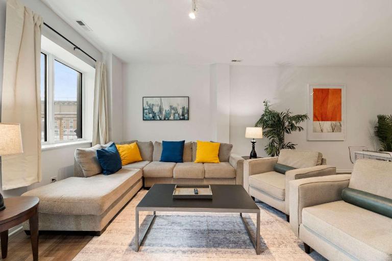 Modern 3BR Near McCormick & South Loop - B&B Chicago