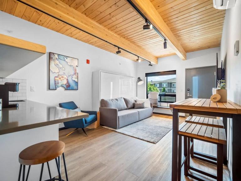 Uprise 2 Bridgewater Lofts - B&B Spokane