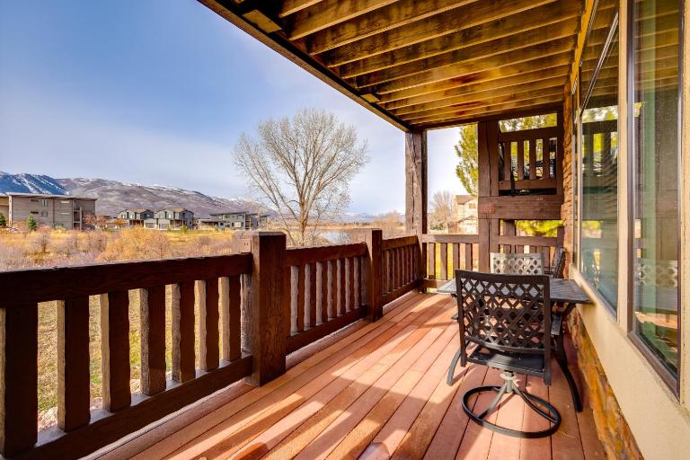 High-End Huntsville Condo w/ Private Hot Tub! - Chambres d'hôtes Huntsville
