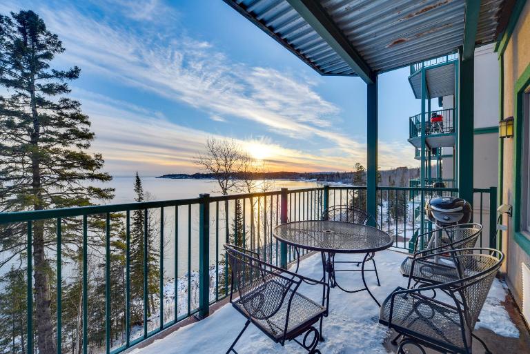 Pool Access: North Shore Gem Near Beaches & Trails - Chambres d'hôtes Two Harbors