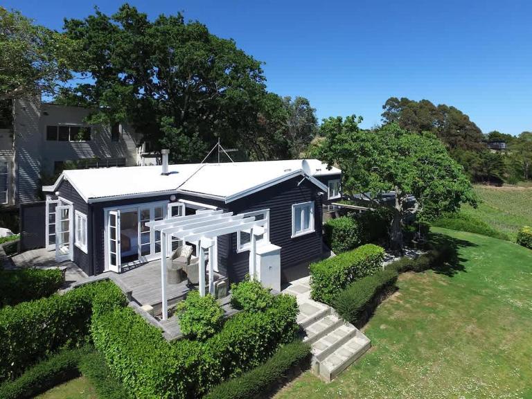 Manea Villa - Stay Waiheke - B&B Palm Beach