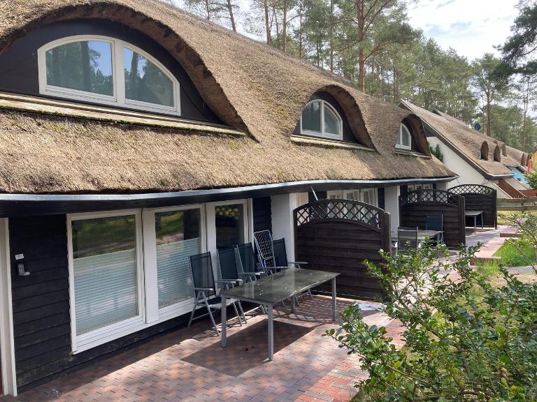 Inselglück unter Reet 100 m zum Strand - Haus 3 - B&B Karlshagen