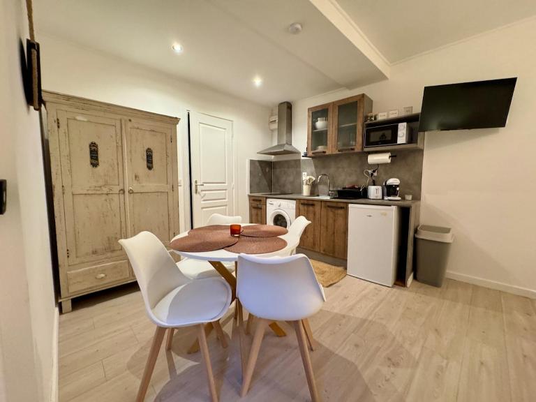 Studio cozy et fonctionnel au cœur de Mansle - Bed and Breakfast Mansle