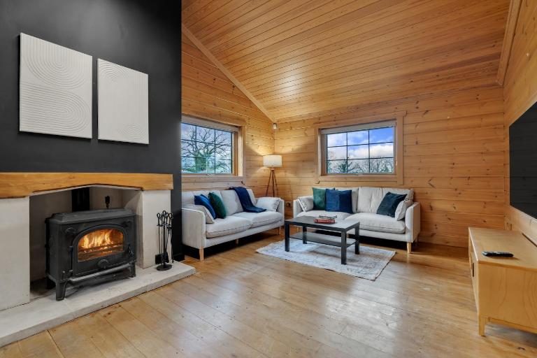 Cosy 4 bed Cotswold Log Cabin Retreat - Ferienwohnung Great Witcombe