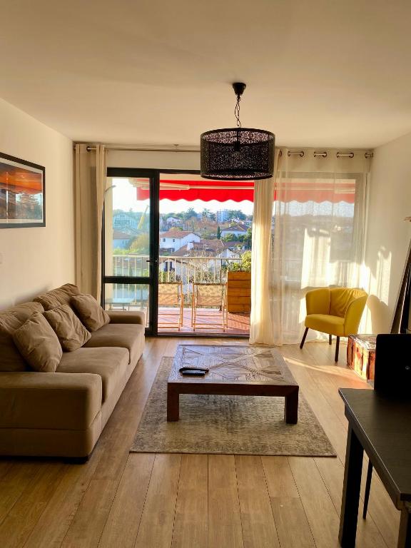 T3 - Centre - 75m2 - 2 SDB - Parking - Calme - B&B Anglet