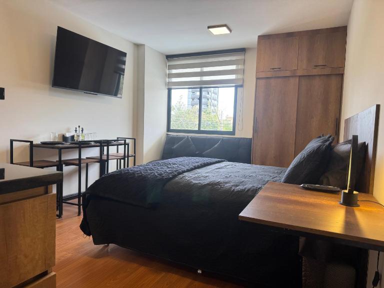 Black Chic Studio - Ferienwohnung Cochabamba