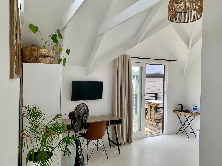 Coastal Sweet Escape - Secure Estate - Bed and Breakfast Imhoff’s Gift