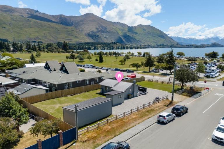 Central Wanaka Escape - Views of Lake and Mountains - B&B Wanaka