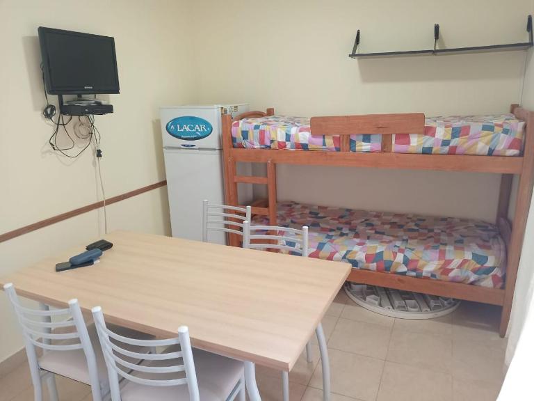 Departamento con cochera para 4 personas, 2 ambientes en Villa Gessel a cuatro cuadras de la playa - Ferienwohnung Villa Gesell