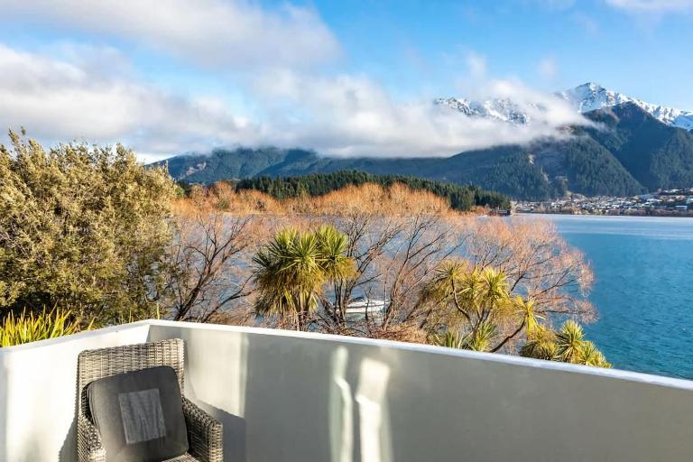 Lakeside Escape - B&B Queenstown