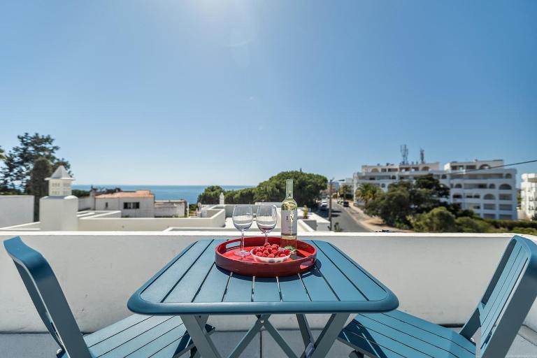 Sea Bliss Your Seaside Retreat in Alporchinhos - Bed and Breakfast Armação de Pêra