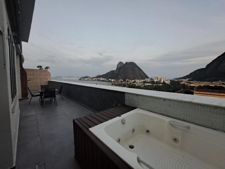 Cobertura Vista Pão deAçucar Jacuzzi Churrasqueira prox ao Rock in Rio - B&B Rio de Janeiro