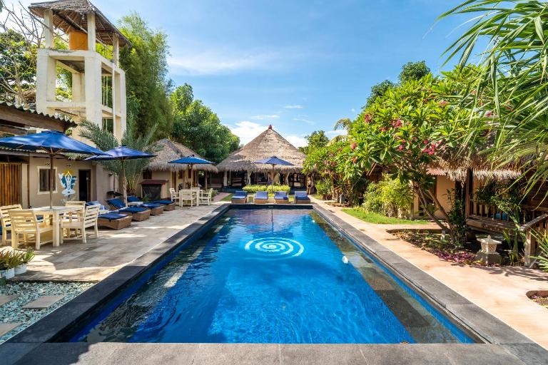 Volcano View Villa sleeps x 5 - B&B Gili Air