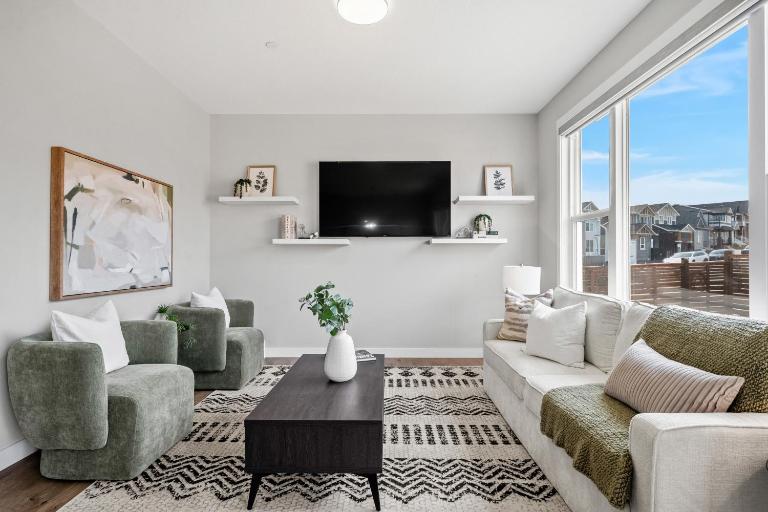 Herron Rise Luxury 4 Bedroom Main Floor - B&B Calgary