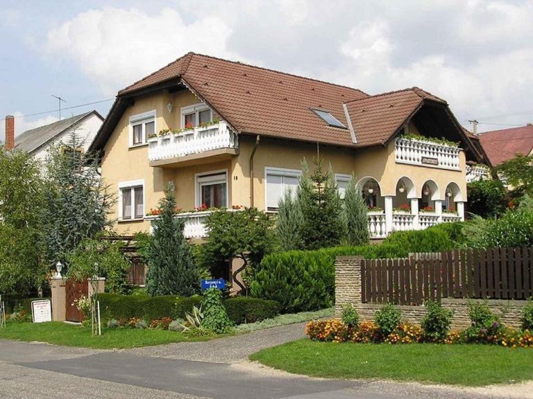 Apartments in Heviz - Balaton 18886 - B&B Hévíz