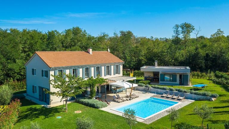 Luxury villa Povetica with pool in Vizinada - B&B Lašići