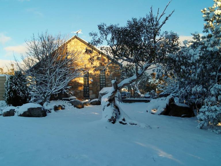 Bush Rock Touchdown Cottages - Ferienwohnung Jindabyne