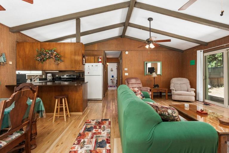 Happy Bear- Family & Pet Friendly - Bed and Breakfast Shaver Lake