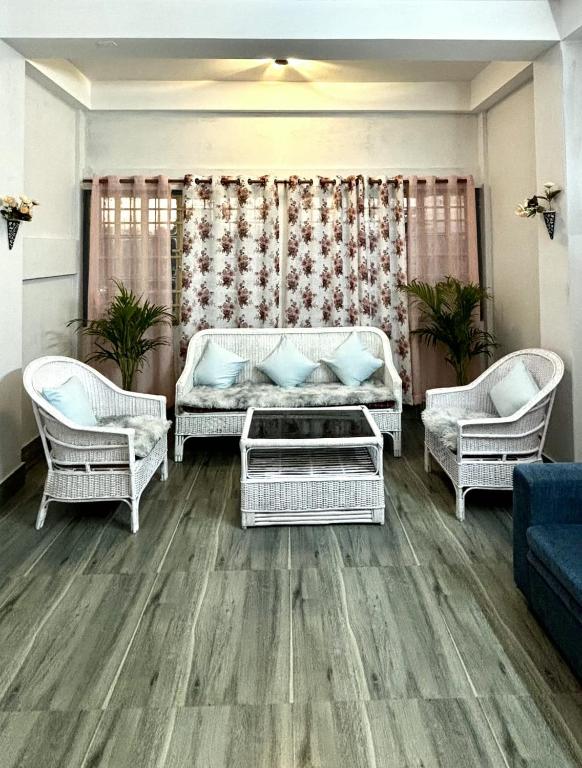 Monratino The First Floor - B&B Mātigara
