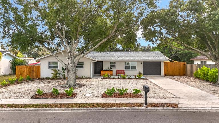 Modern 3 Bed House - Minutes to Downtown & Siesta Key - Pet Friendly - Ferienwohnung Sarasota