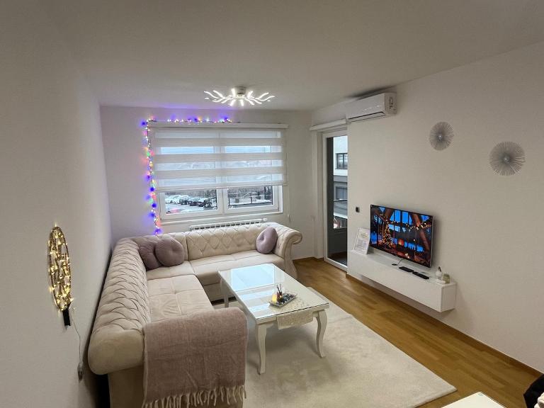 EM Modern Stay Sarajevo Bulevar ParkingGarage - Ferienwohnung Ivišovo Greblje