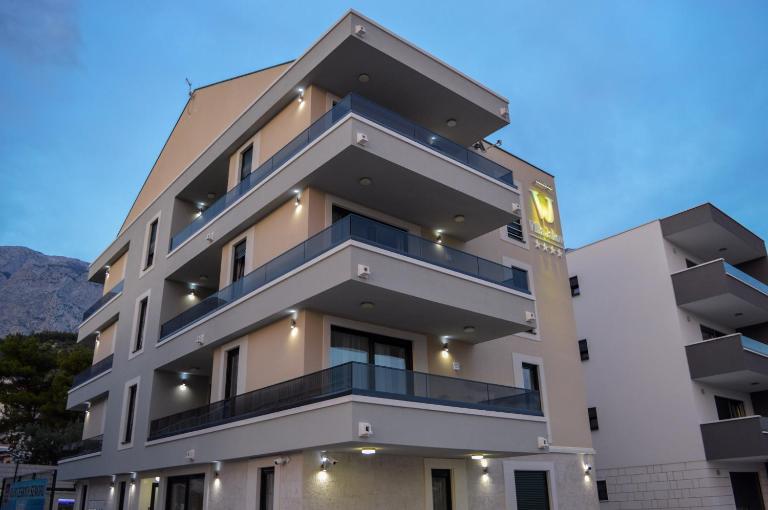 Villa Jakov Apartments II - B&B Promajna