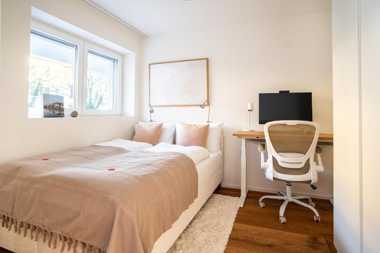 Zurich Furnished Business Apartments - Airport, Hallenstadion, Parking, Ergonomic Workspace - B&B Glattpark