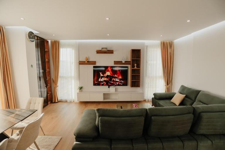 Ari Luxury Apartment - B&B Tirana