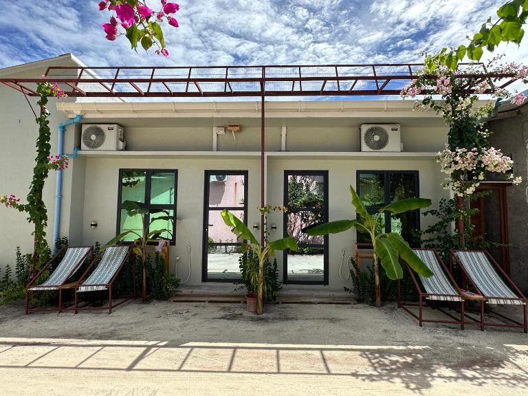 Naares Inn Dhigurah - Bed and Breakfast Dhigurah