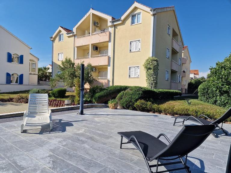 Dalmacia apartments - B&B Srima