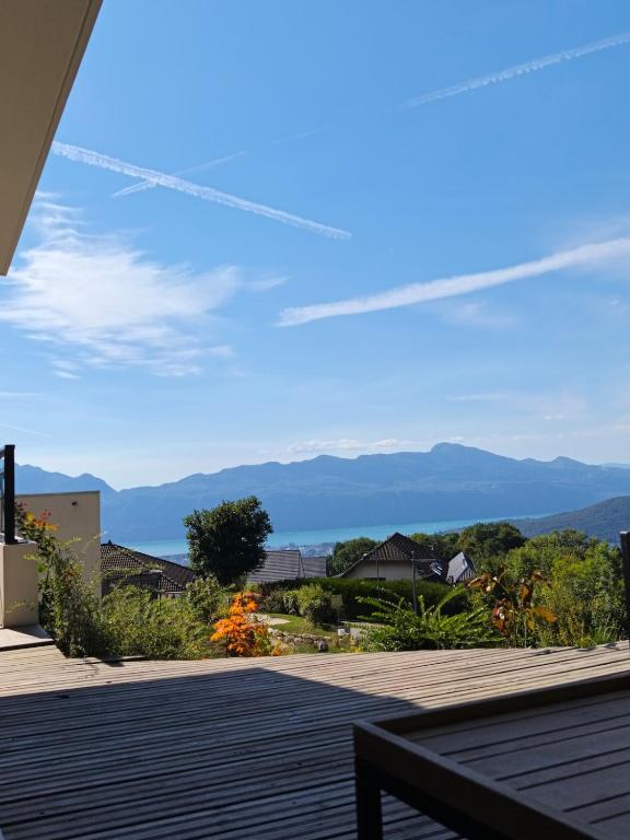 Studio tout confort avec vue lac - Bed and Breakfast Pugny-Chatenod