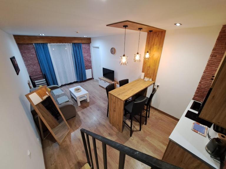 Matt & Sarah’s Cozy Family Duplex - Ferienwohnung Gudauri
