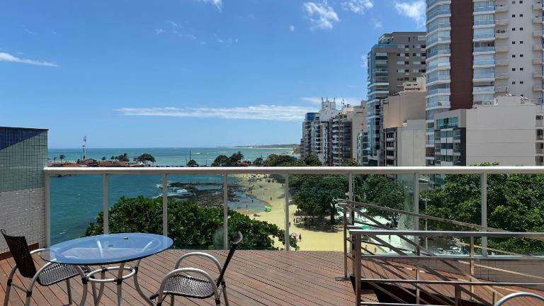 Acquamarine Piscina e Sauna na Praia das Castanheiras - B&B Guarapari