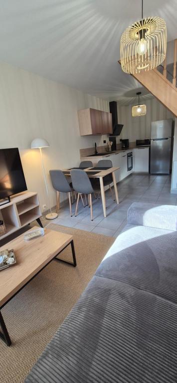 Maison rénovée avec stationnement privatif - B&B Cherbourg