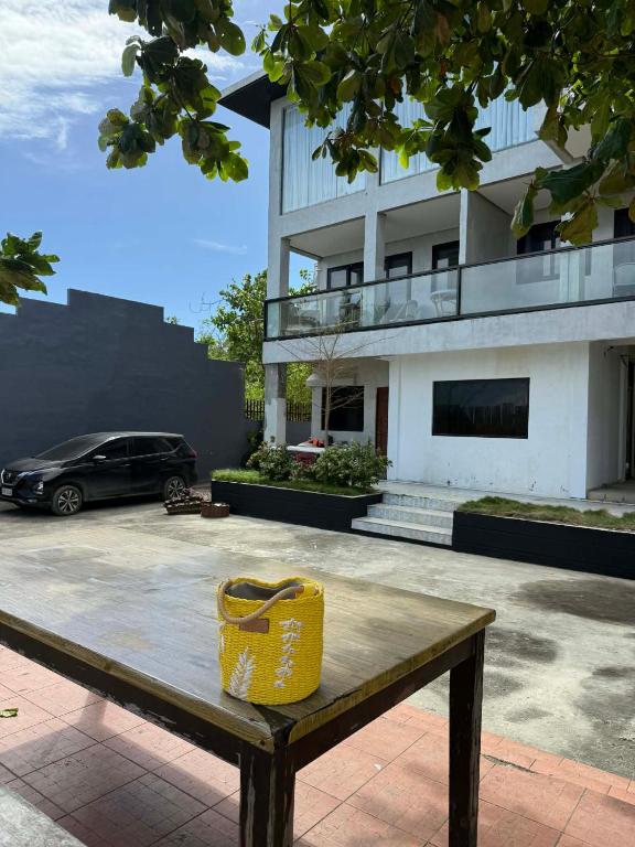 Bonbon Beach House - Bed and Breakfast Liloan