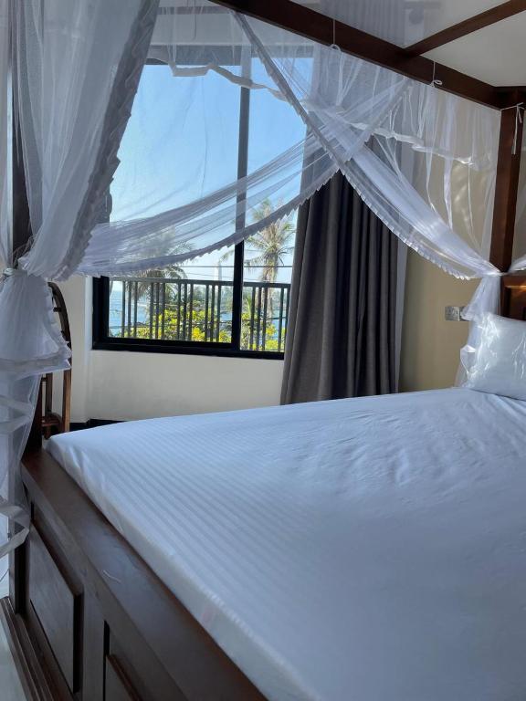 Dondra OceanLight Villa - B&B Gandara East