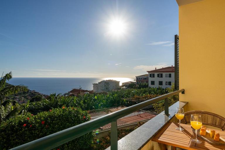 Pico Views by An Island Apart - Bed and Breakfast Câmara de Lobos