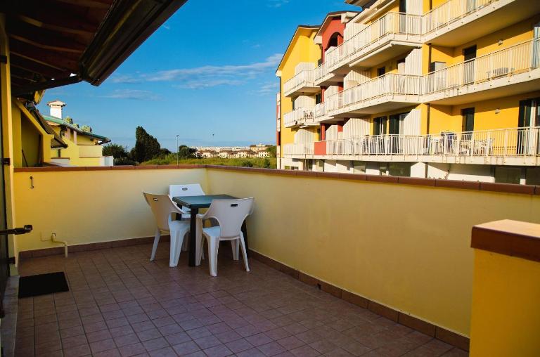 Bright apartment with two lovely terraces - B&B Eraclea Mare
