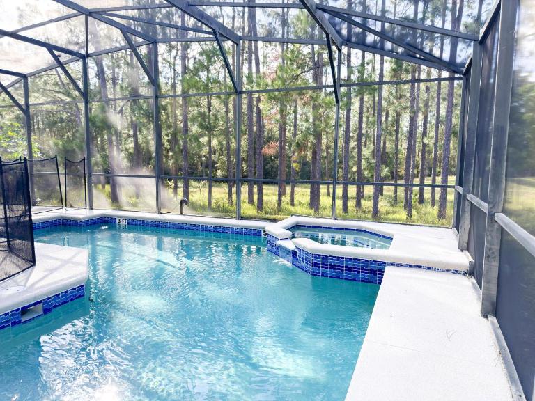 5 bedrooms pool and spa home with game room Calabay - B&B Davenport