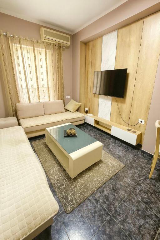 Midtown Cozy Apartment - B&B Tirana