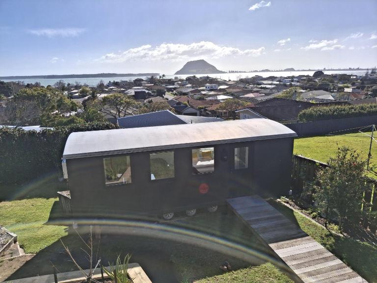 Award-Winning Railway Carriage - Sea & Mount Views - Chambres d'hôtes Tauranga