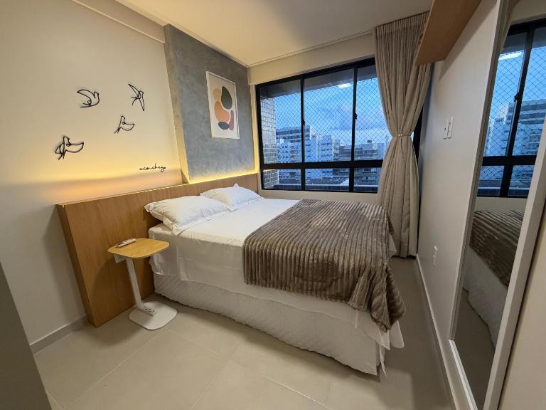 Apto Novo na primeira quadra da praia de Ponta Verde com Varanda - B&B Maceió