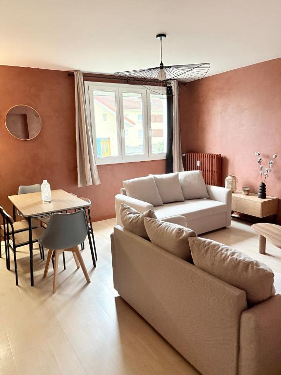 Spacieux logement 3 chambres - calme proche tram - B&B Besanzón