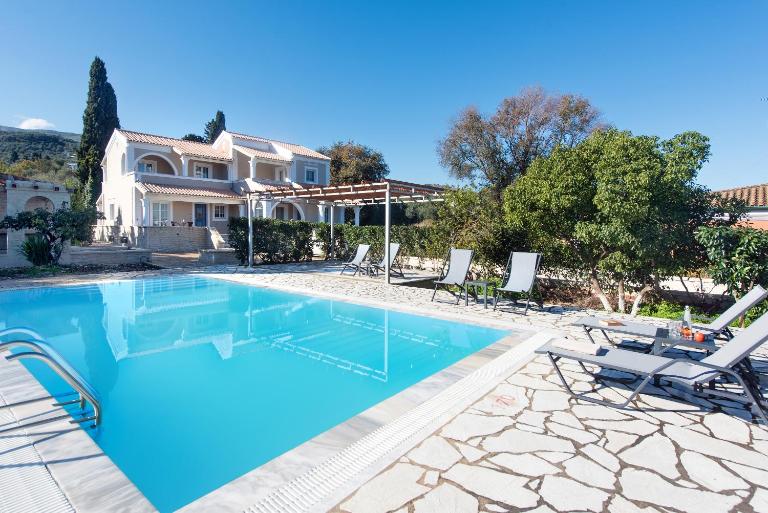 Nancy Luxury Suites - B&B Kassiopi