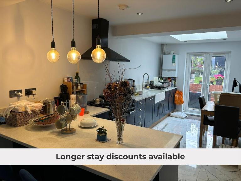 Luxurious Shared Home - Self Check-In, Free Street Parking - B&B Leavesden Green