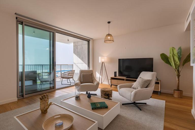 Ocean View Luxury Bayline Apartment - Chambres d'hôtes Armação de Pêra