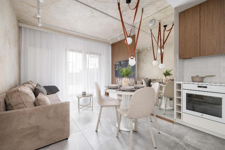 Elegant Apartment Katowice with Parking & AC by Noclegi Renters - Chambres d'hôtes Katowice